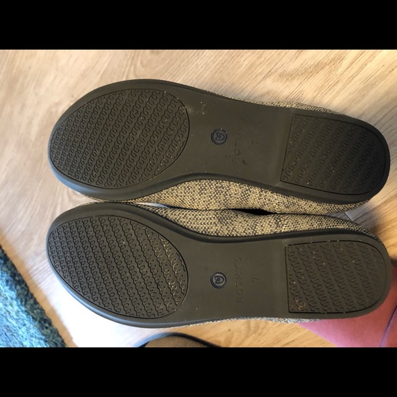 Size 7 Rothys - Picture 3 of 4